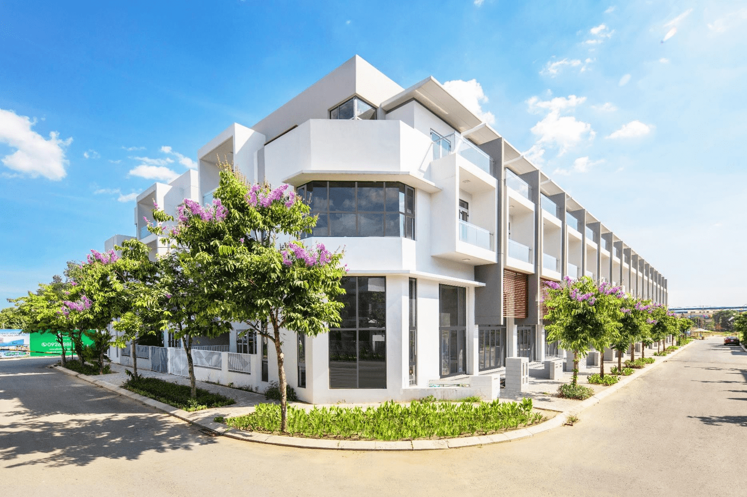 nha-pho-thuong-mai-shophouse-pho-dong-village-quan-2-min